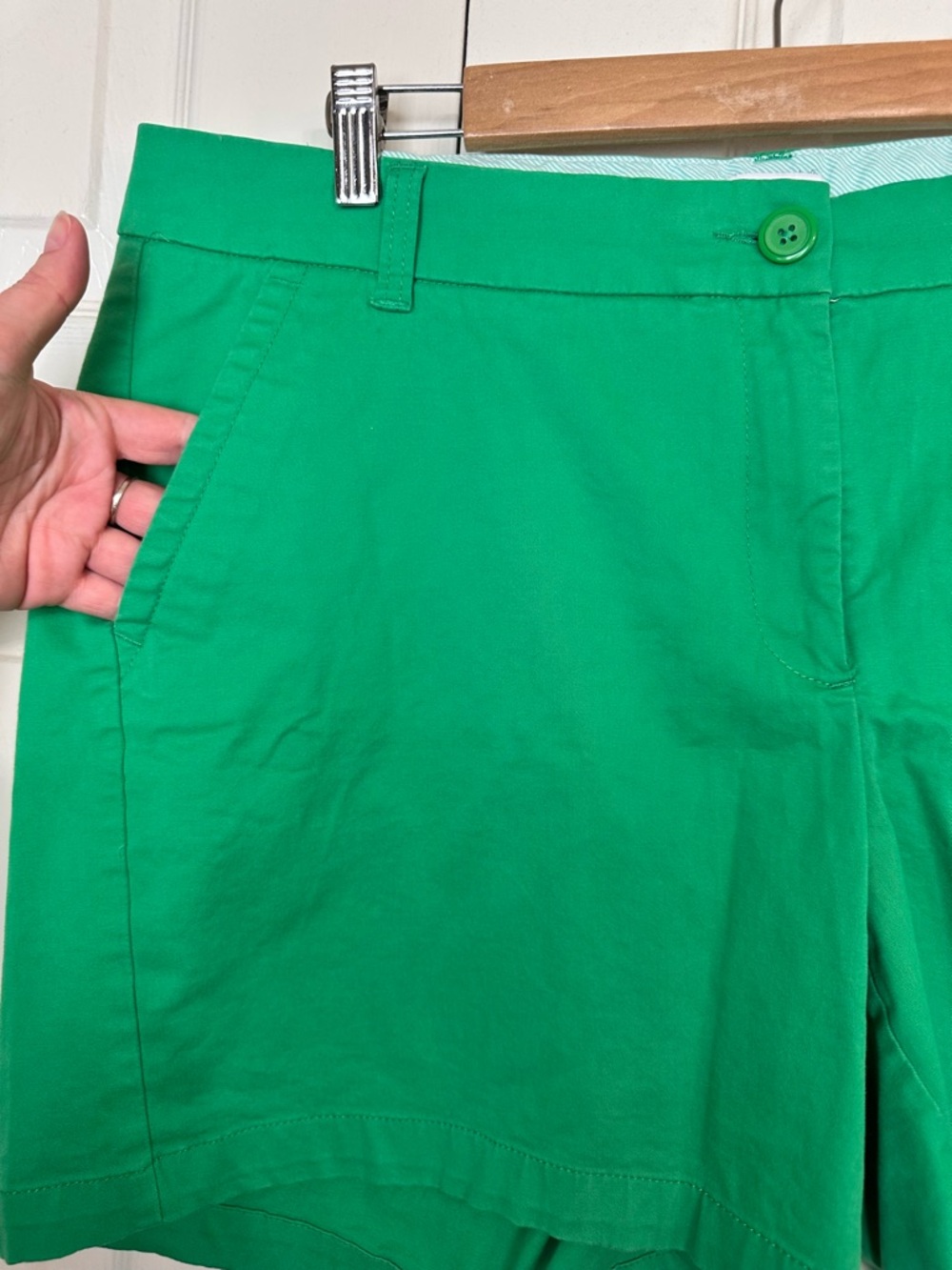 Plus CROWN & IVY Curvy Chino Shorts Kelly Green High Rise Classic Preppy - Picture 3 of 7